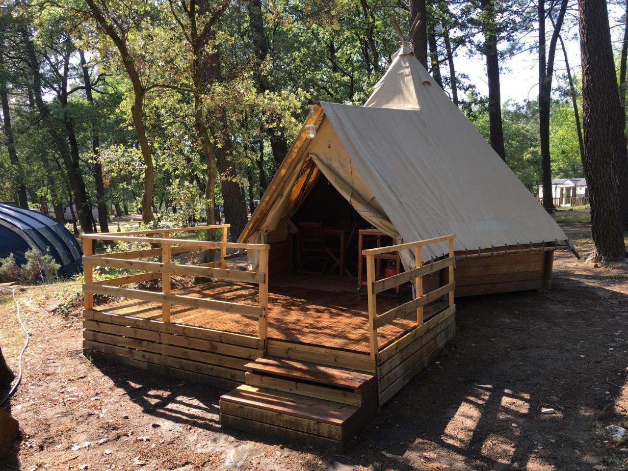 Camping La Simioune En Provence Боллен Екстер'єр фото